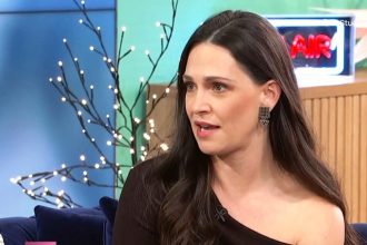 Μαίρη Μηνά: Το να γίνω ηθοποιός ήταν μια επιθυμία ανομολόγητη - Δυσκολεύτηκα πολύ στην αρχή με τη μητρότητα, ήταν πολύ άγριο