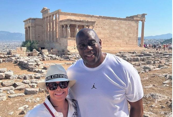 Το τηλεφώνημα-έκπληξη Μητσοτάκη στον Μάτζικ Τζόνσον που κάνει διακοπές στη χώρα μας