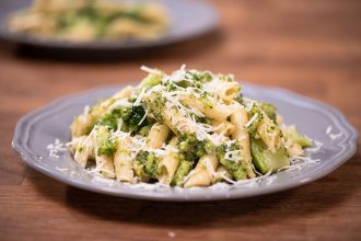 Ζυμαρικά με μπρόκολο