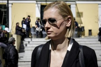 Η Ραχήλ Μακρή, πάει στο κόμμα Τράγκα