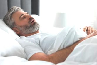 Δυνατό ροχαλητό: Αποτελεί προειδοποιητικό καμπανάκι για μια πολύ επικίνδυνη νόσο
