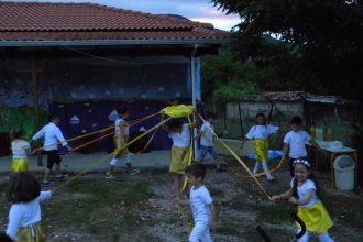 Η σχολική γιορτή στο Μάνεσι - ΦΩΤΟΓΡΑΦΙΕΣ