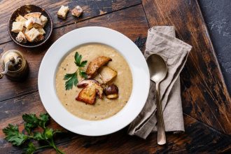 Μανιταρόσουπα light και πεντανόστιμη