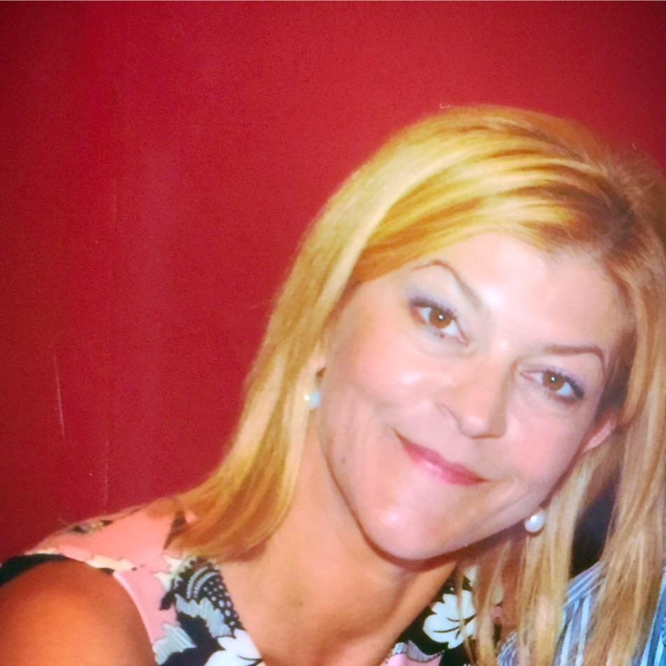 Πώς απάντησε η Τασία Μανωλοπούλου στο δισέλιδο της εφημερίδας ΒΗΜΑ