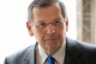 Η Ανολοκλήρωτη επιτυχία του κ. Σημίτη