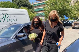 Κηδεία Τόλη Βοσκόπουλου: Τον αποχαιρέτησε και η Μαρέβα Γκραμπόφσκι Μητσοτάκη