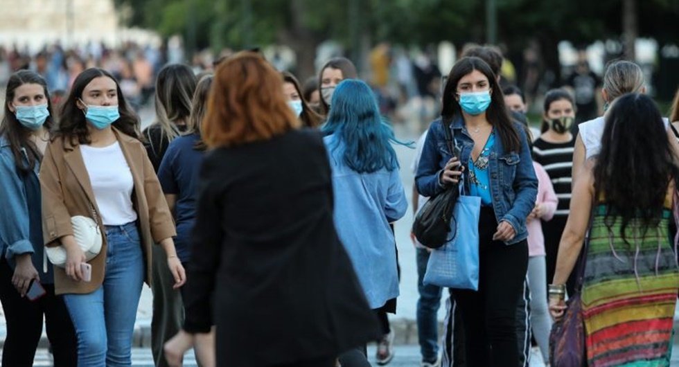 Σήμερα η ανακοίνωση του ΕΟΔΥ για μάσκες σε κλειστούς χώρους και νοσοκομεία