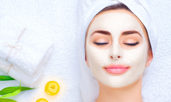 Οικονομική μάσκα προσώπου με γιαούρτι