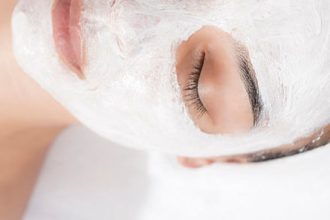 Σπιτική μάσκα προσώπου με μέλι και γιαούρτι