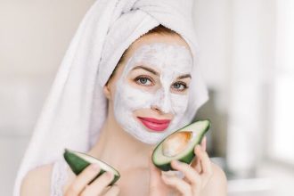 Μάσκα προσώπου με μέλι και αβοκάντο