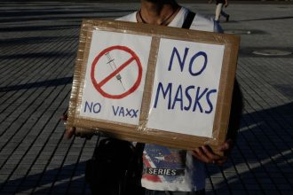 Οι αντιεμβολιαστές συνεχίζουν την διασπορά fake news στα social media