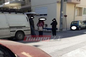 Πάτρα: Πουλάνε μάσκες στη λαϊκή αγορά... χωρίς να φοράνε κιόλας! ΦΩΤΟ