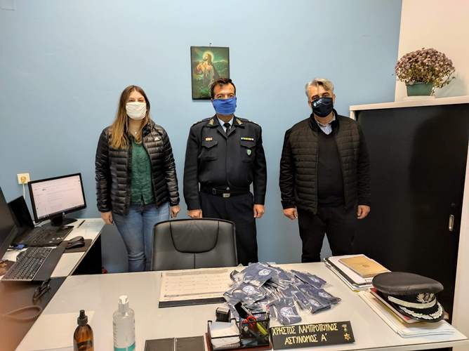 Μάσκες στο Αστυνομικό Τμήμα Κ. Αχαΐας από τον σύλλογο "Πείρο"