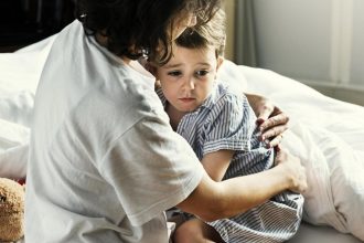 Μάθε στο παιδί σου να προστατεύει τον εαυτό του χωρίς να μεταφέρεις τους φόβους σου