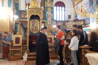 Αίγιο: Ιερά Παράκληση για τους μαθητές και τις μαθήτριες της Γ΄ Λυκείου - ΦΩΤΟ