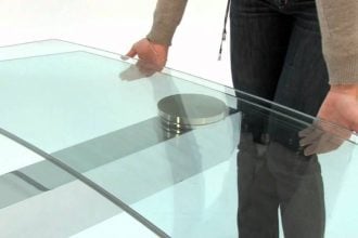 Πωλoύνται τραπεζαρία και σαλόνι