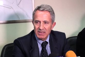 βολές προς την ηγεσία !