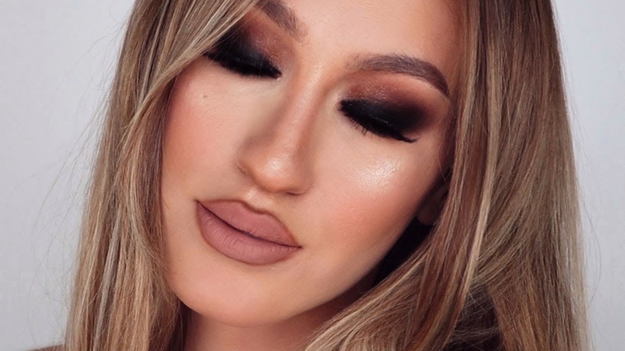 Με αυτό το trick θα κάνετε πανεύκολα το τέλειο smokey μακιγιάζ ματιών