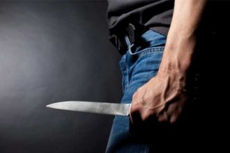 Λάρισα: Μαχαίρωσε 27χρονο μετά από καβγά για μία γυναίκα