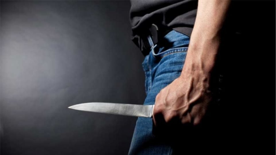 Λάρισα: Μαχαίρωσε 27χρονο μετά από καβγά για μία γυναίκα