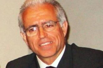 "Γιατί δεν μοιάζουμε, κουμπάρε"