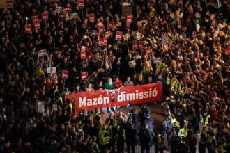 Βαλένθια: Σχεδόν 100.000 διαδηλωτές κατήγγειλαν τη διαχείριση των πλημμυρών από τις Αρχές