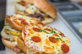 Μπέργκερ με Πίτσα, η καλύτερη “εφεύρεση” που έγινε ποτέ!