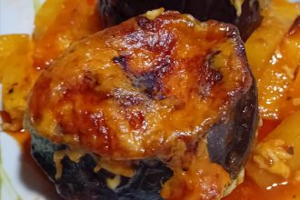 Μελιτζάνες γεμιστές με μοσχάρι και τυρί