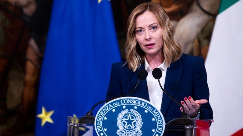 Μελόνι: Στην κυβέρνησή μας, το πρωί τσακωνόμαστε και το βράδυ πίνουμε μαζί κρασί