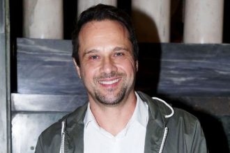 Μέμος Μπεγνής: Δεν είμαι καλός στη διαχείριση των οικονομικών μου, μου φεύγουν όλα τα λεφτά σε ταξίδια