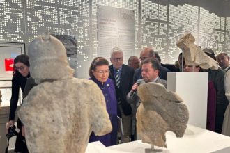 Λ. Μενδώνη: Το ΥΠΠΟ και η Εφορείας Αρχαιοτήτων Αχαΐας αποδίδουν στο Αίγιο ένα εξαιρετικά σημαντικό αρχαιολογικό μουσείο