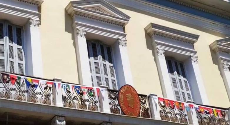 O Eμπορικός Σύλλογος Πατρών δίπλα στους καλλιτέχνες