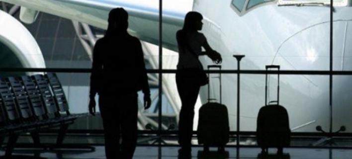 Γιατί ρίχνουν μαύρη πέτρα πίσω τους...