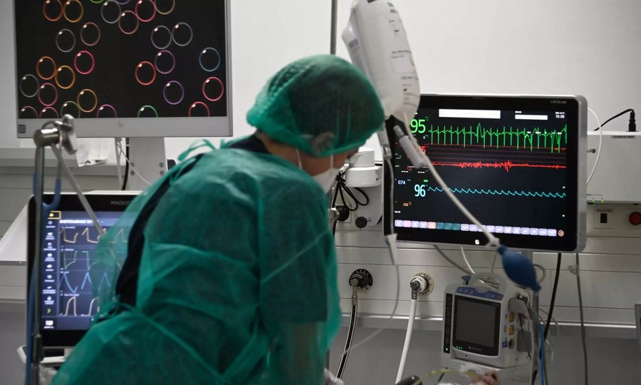 Πάτρα: Παραμένει βαριά η κατάσταση της υγείας του φοιτητή που νοσηλεύεται στη ΜΕΘ με μηνιγγίτιδα