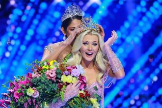 Μις Υφήλιος: Η 21χρονη Victoria Kjær Theilvig αναδείχθηκε νικήτρια