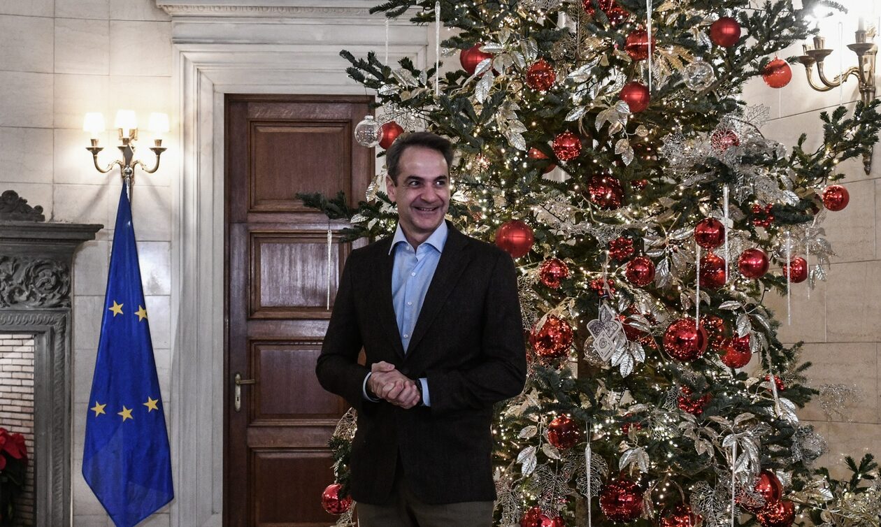 Κυριάκος Μητσοτάκης: Οι ευχές του για τα Χριστούγεννα με προτάσεις για βιβλία
