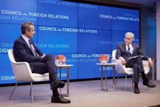 Η πρόταση του αμερικανού παρουσιαστή στον Κυριάκο Μητσοτάκη