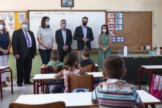 Κυρ. Μητσοτάκης: Σας θαυμάζω που φοράτε τη μάσκα σας