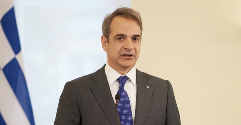 Στις 11:00 η στρατηγική της κυβέρνησης για προστασία ανηλίκων από την έκθεση στο διαδίκτυο
