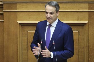 Μητσοτάκης στη Βουλή: Οι μισθοί δεν θα σταματήσουν να ανεβαίνουν και οι φόροι να μειώνονται - ΔΕΙΤΕ ΖΩΝΤΑΝΑ