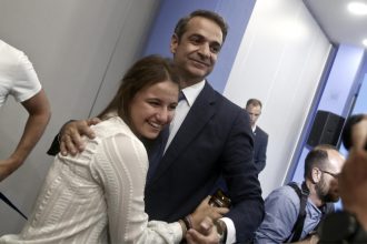 Στις ΗΠΑ ο Κυριάκος Μητσοτάκης για να «εγκαταστήσει» την κόρη στο πανεπιστήμιο