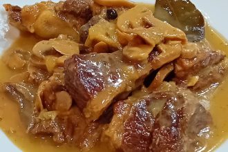 Μοσχάρι λεμονάτο με μανιτάρια