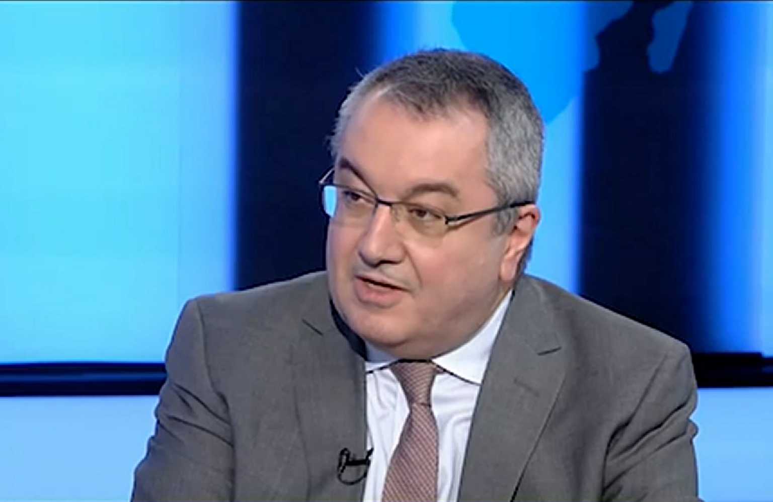 Κυρανάκης εναντίον Μόσιαλου για την εικόνα με την Παναγία και τον «κρίνο»