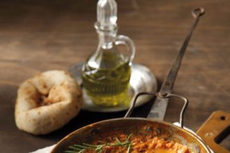 Μουχλαμάς (ποντιακή «στραπατσάδα» με κιμά)