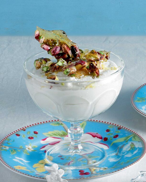 Μους με ανθότυρο, παστέλι από φυστίκι Αιγίνης και μέλι