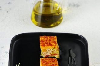 Μουσακάς με κινόα και μπεσαμέλ κολοκύθας