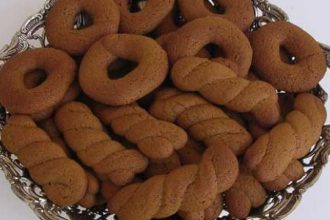 Φτιάχνουμε και τα μουστοκούλουρά μας!