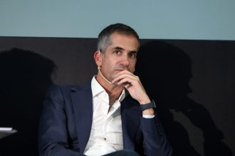 Νέες αιχμές Μπακογιάννη για την άδεια Γιωτόπουλου