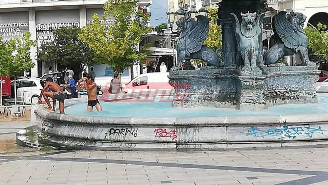 Πάτρα: Βουτιές στο ...συντριβάνι της πλατείας Γεωργίου! ΦΩΤΟ