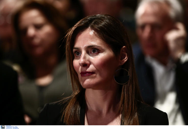 Μπέτυ Μπαζιάνα: Και επίσημα καθηγήτρια Πανεπιστημίου Θεσσαλίας